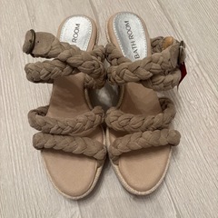 新品❣️レディース　厚底サンダル　24