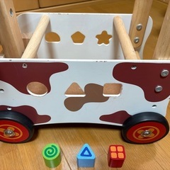 木製　手押し車 積み木の画像