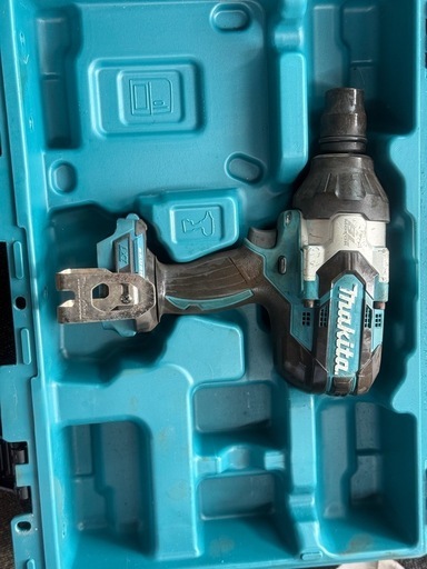 充電式　インパクトレンチ　18v 21ソケット付き
