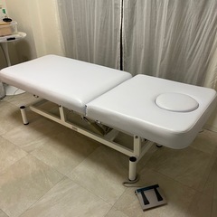 再募集！【無料】エステサロン　電動昇降ベッド　施術台