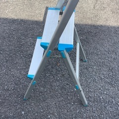 脚立　アルミ脚立　持ち手付きの画像