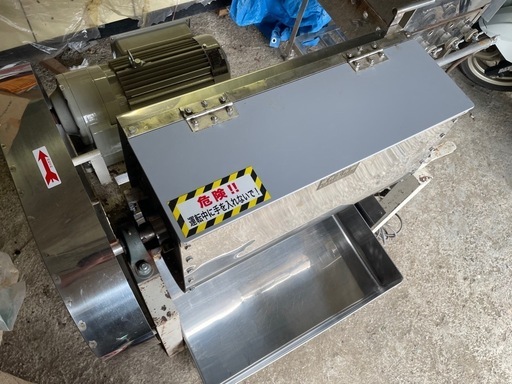うどん、日本そば、中華そば兼用練り機（ミキサー）と湯煎機