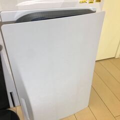 PS5完品・コントローラー１つ（計2つ）【中古・値下げ及びバラ売り不可】の画像