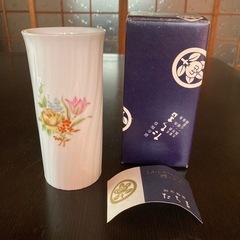 【新品未使用】たち吉　白磁の花瓶　フラワープリント　洋風　花器　...