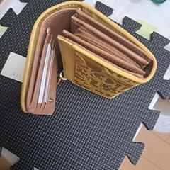 【値下げ】ELLE財布　2つ折りの画像