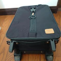 キャリーバッグ、カバンの画像