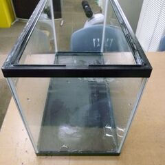 お引取り限定/三重県/値引不可　中古汚れ多い　GEX水槽　横約60㎝×奥行き約28㎝×高さ約33.5㎝（J-303）の画像