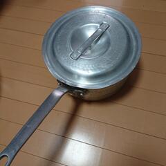 業務用アルミ鍋　蓋付き　直径28cm