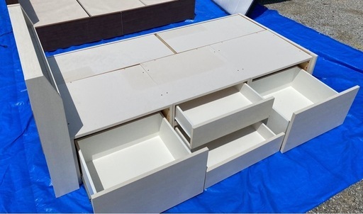 ニトリ　シングルベッドフレーム　ホワイト