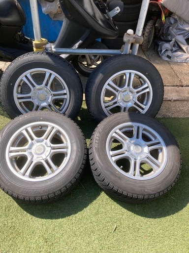 15インチアルミホイール&スタッドレスタイヤ4本セット　セレナ