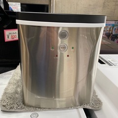 C8491】シンプラス シンプラス製氷機 2022年製 シルバー コンパクト 製氷機 氷 SP-CE01の画像