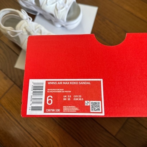 NIKE ココ　サンダル　