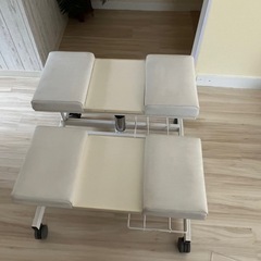 買い誠実 ペディ台/フット台/フットステージ/フットネイル台/昇降台/足 手入れ用具