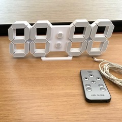  【動作確認済み】デジタル時計　LED 壁掛け 置き時計 明るさ...