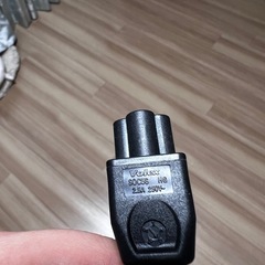 謎の電源ケーブル(volex)の画像