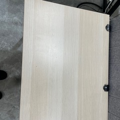IKEAテーブルの画像