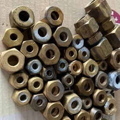 エアコン用ナット　１つ５０円の画像