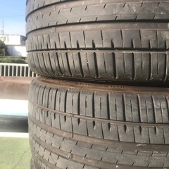 タイヤ215/35ZR18の画像