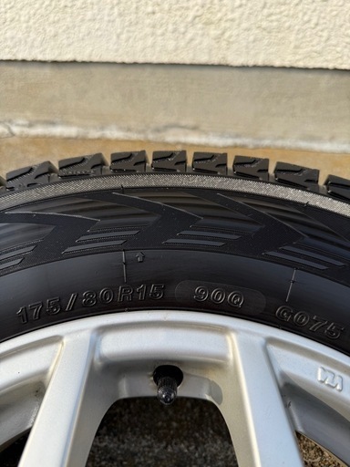 【美品】175/80R15　スタッドレスタイヤ（ホイール付）