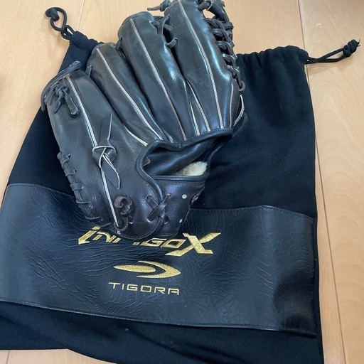 高校で使用のグローブ