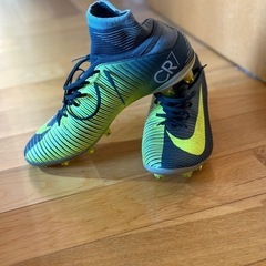 サッカースパイクマーキュリアルの画像