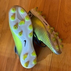 サッカースパイクマーキュリアルの画像