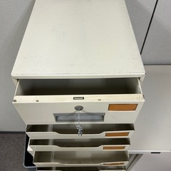 収納棚　書類入れの画像
