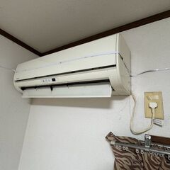 壊れたエアコンあげます 。土日引取り希望。