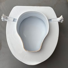 上げられた便座 (高さ10cm)、ハンディキャップ便座、便座ライザー、高齢者用トイレレイザー、な上げられた便座、トイレ用サポート、障害者・高齢者・妊婦の画像