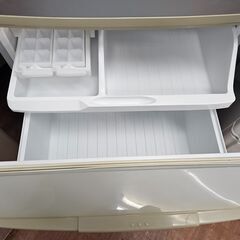 リサイクルショップどりーむ天保山店　No1883　3ドア冷蔵庫　シャープ　2009年製　容量345L　ファミリー向けのサイズです♪　の画像