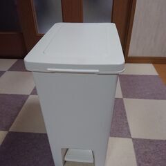 ゴミ箱 　取引中です