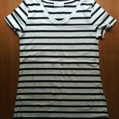 ⚫️新品◯Tシャツ/ボーダー柄/白✖黒/丈長めの画像