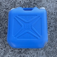 ポリ缶