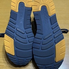 adidas スニーカー　24.5？ の画像