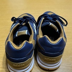 adidas スニーカー　24.5？ の画像