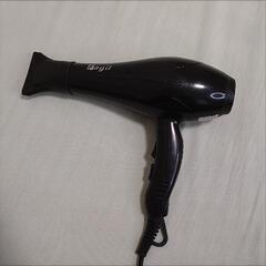 【美品】美容院使用 大風量 即乾 ドライヤーFagilの画像