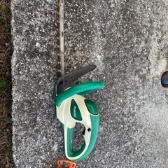 生垣バリカン Makita MUH355 おまけジグソー　サンダーの画像