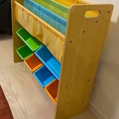 キッズ用カラフル収納ラックの画像