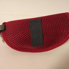 美品 Coleman サングラスケース レッドの画像