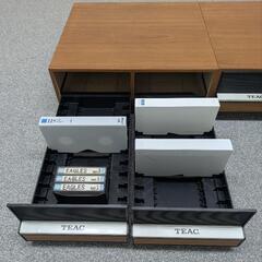 新品ビデオテープ5本、未録画テープ14本付き　ビデオケース2台　ビデオカセットの画像