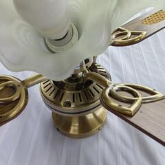 シーリングファンLED照明４灯付き