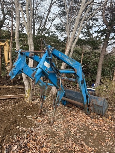 トラクター用フロントローターバケット付き