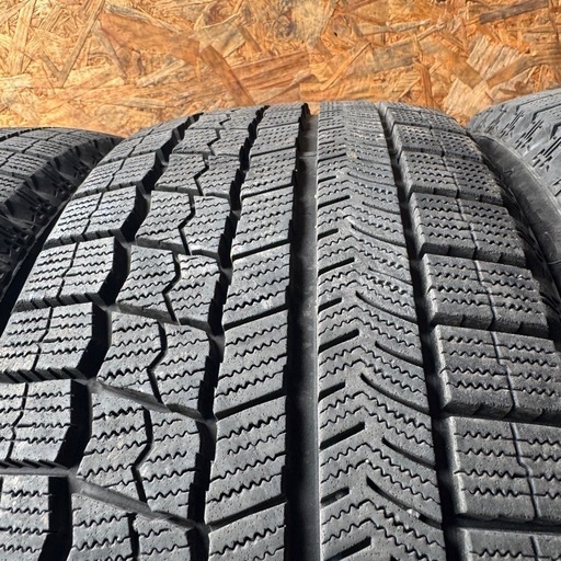 バリ山　NANKANG ナンカン　WINTERSAF WS-1 215/50R17 スタッドレス　タイヤ　2021年製　17インチ