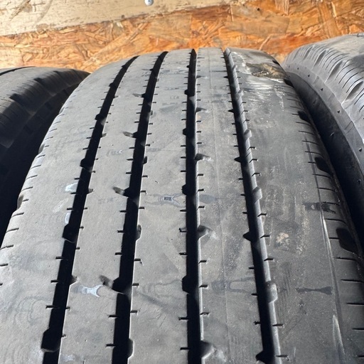 バリ山　BRIDGESTONE ブリヂストン　ブリジストン　R202 205/75R16 113/111L LT 夏タイヤ　2021年