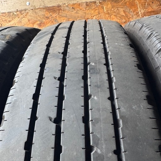 バリ山　BRIDGESTONE ブリヂストン　ブリジストン　R202 205/75R16 113/111L LT 夏タイヤ　2021年
