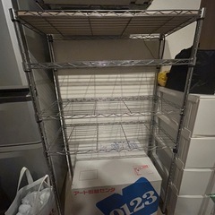 スチールラック　大きめ