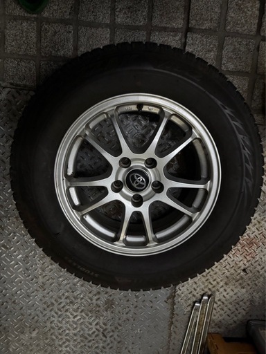 16インチスタッドレスタイヤ