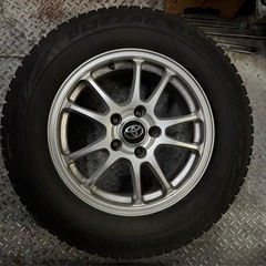 16インチスタッドレスタイヤの画像