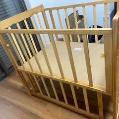 ベビーベッド　マットレス付き