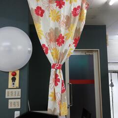 ユニベール　遮光カーテン2枚の画像